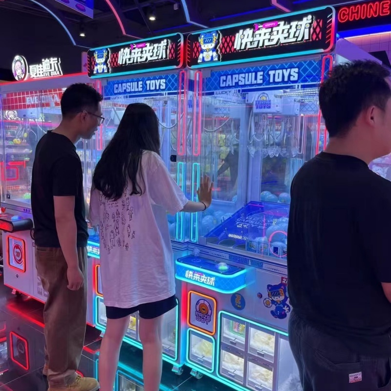 Máquina de Gashapon e Brinqued - Arcade Prize Vending Machine avaliação e preço